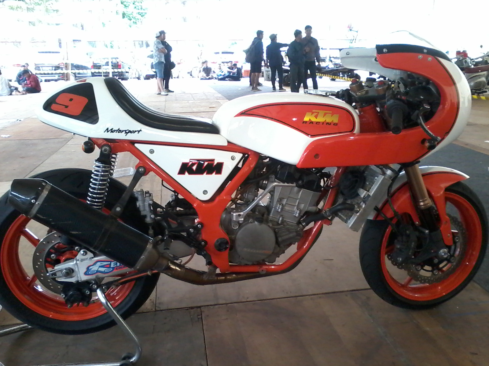 Modifikasi Cafe Racer KTM Motorklassikku